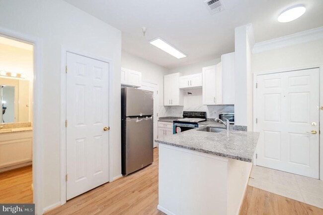 Building Photo - 1521 Spring Gate Dr.