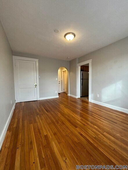 Building Photo - 77 Green St