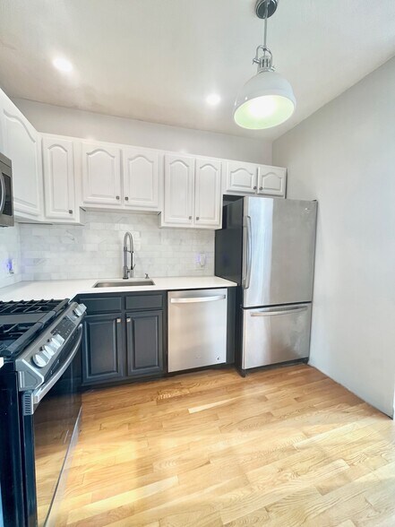 Building Photo - 120 Highland St