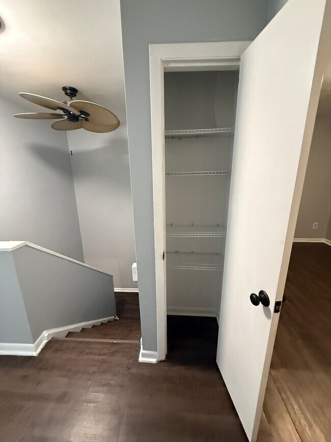 Building Photo - Charming 3BR Townhome in Greensboro