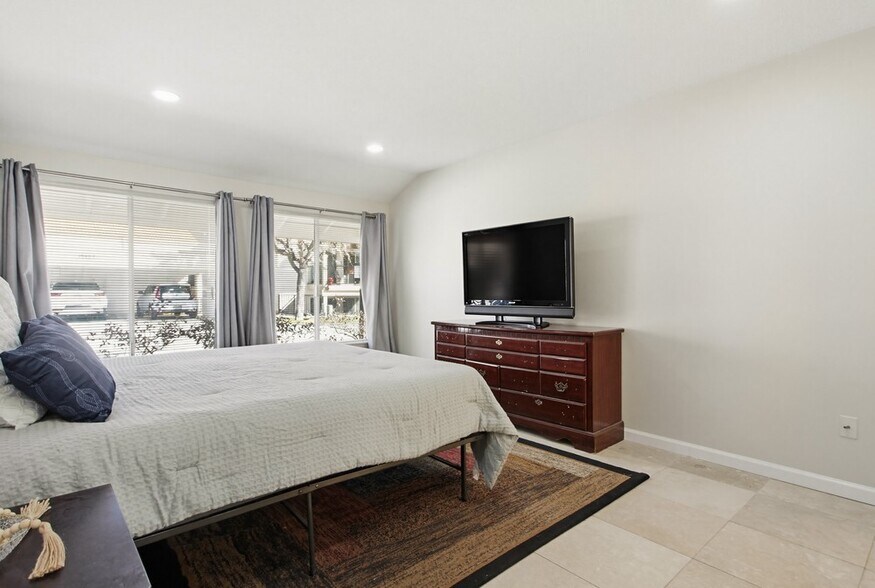 Building Photo - 17440 Plaza Cerado