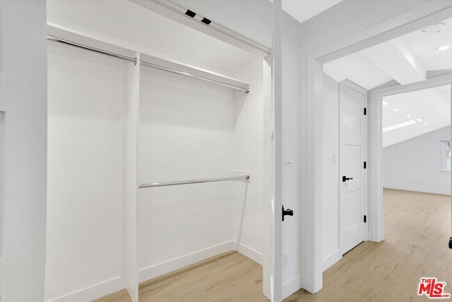 Building Photo - 245 21st St