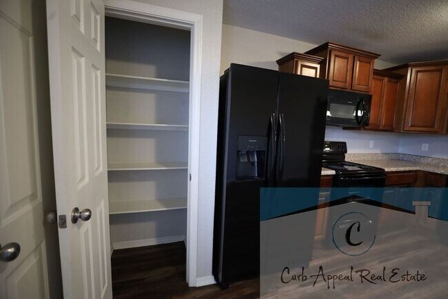 Building Photo - Beautiful 3 bed / 2 bath home with fenced back yard - Nettleton!!