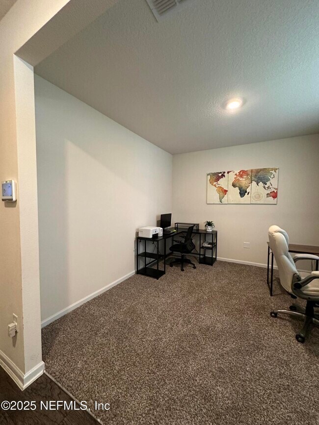 Building Photo - 2062 Garrison Wy