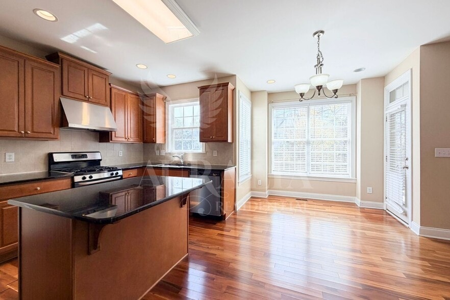 Building Photo - 101 Scotlow Way