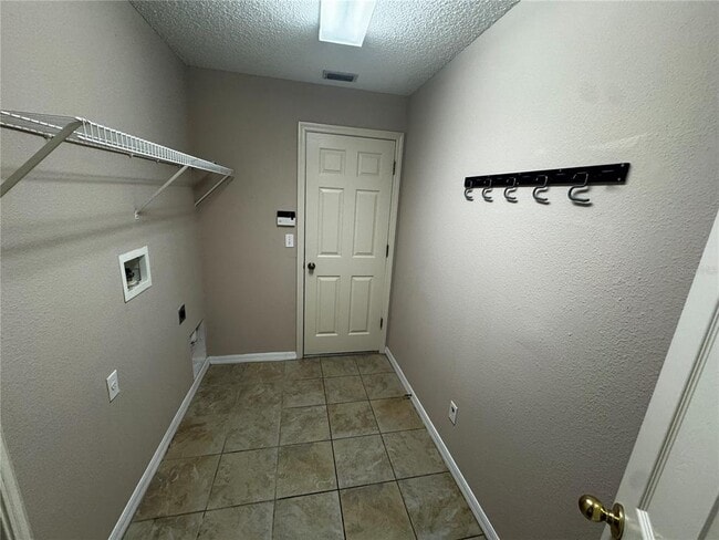 Building Photo - 1223 Cheshire St