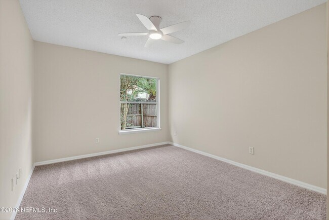Building Photo - 1648 Glen Laurel Dr