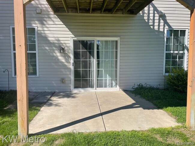 Building Photo - 500 Dockside Cir