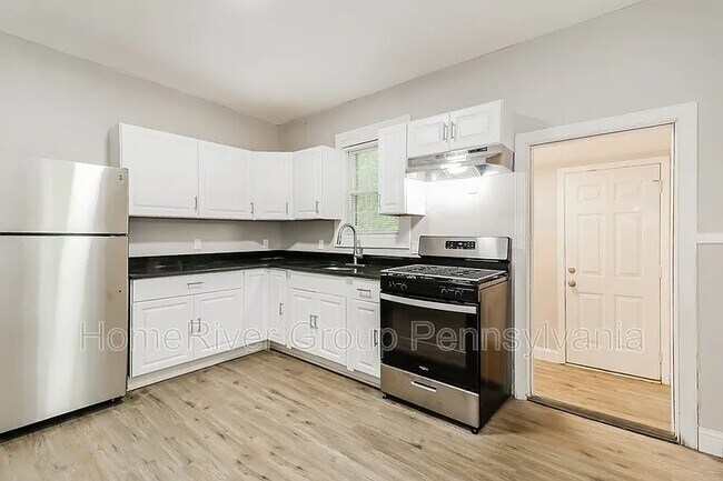 Building Photo - 4928 Wakefield St