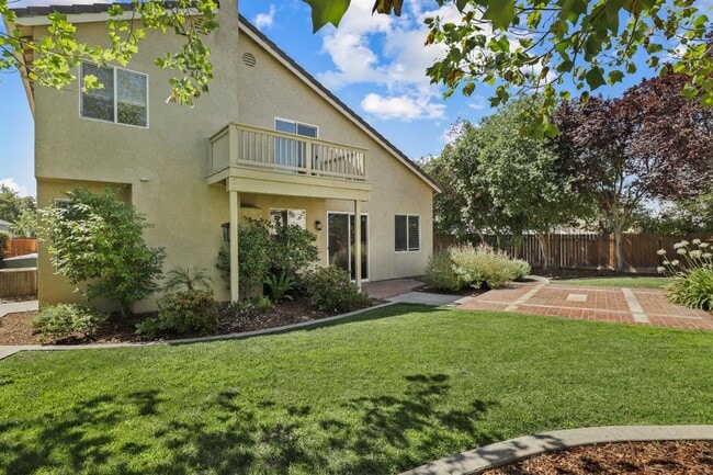 Building Photo - The home we have been looking For !