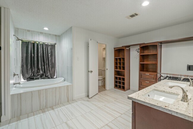 Building Photo - 25534 Sugar Valley Ln