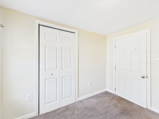 Building Photo - 604 W Vine St