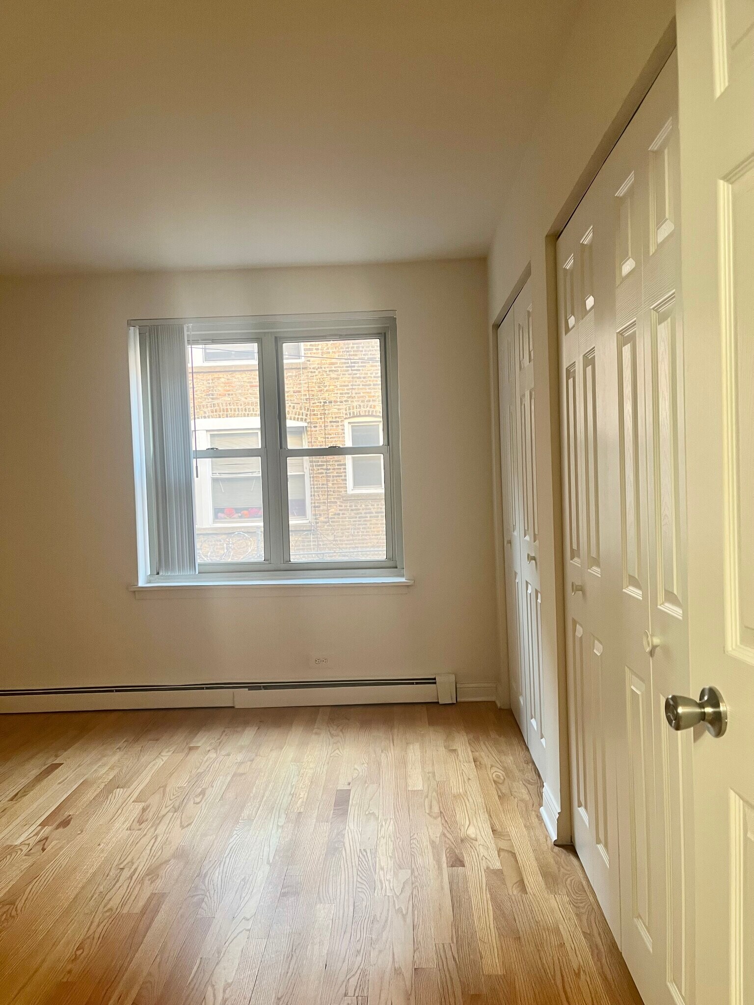 Building Photo - 3732 N Pine Grove Ave