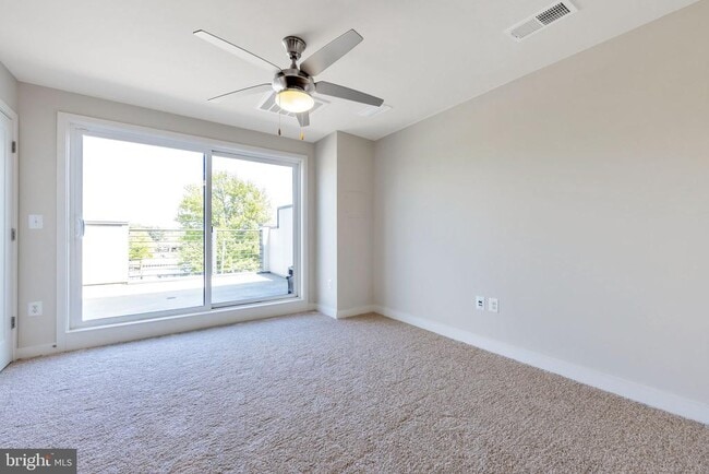 Building Photo - 16608 Crabbs Branch Way