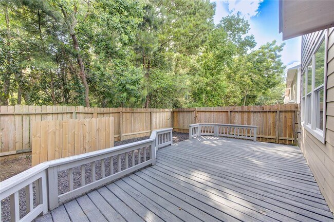 Building Photo - 15 Ledgestone Pl