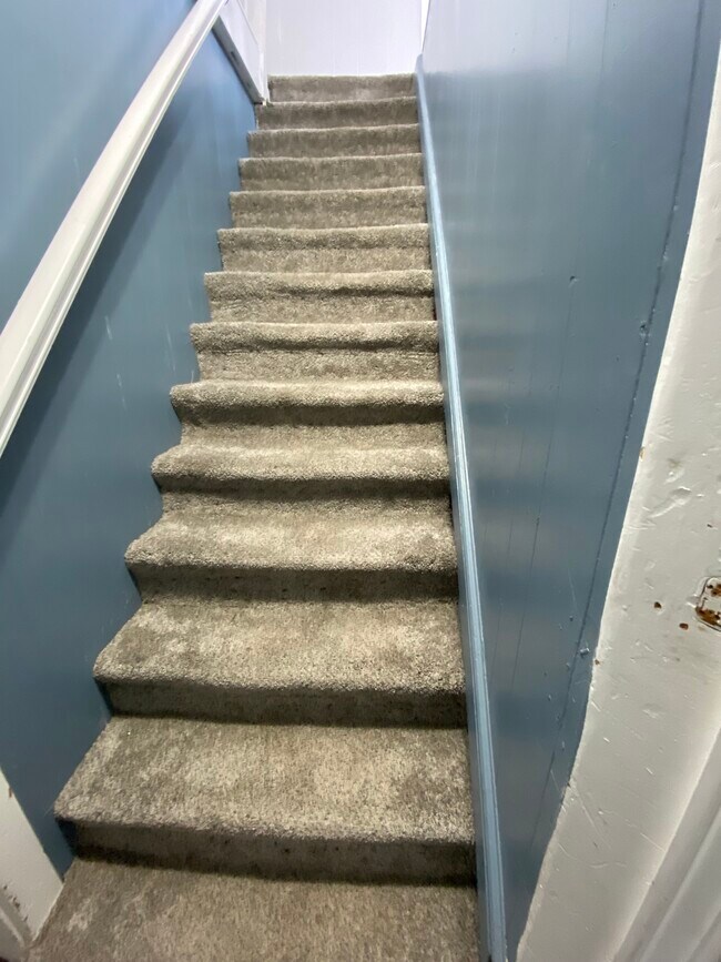 Building Photo - 21 Elm St