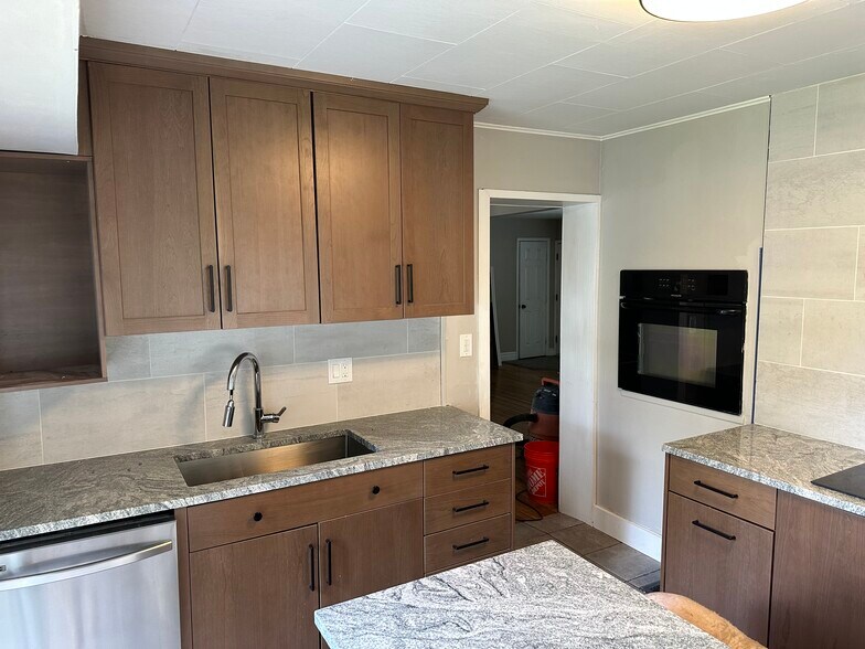 Building Photo - 3396 S Lorraine Cir