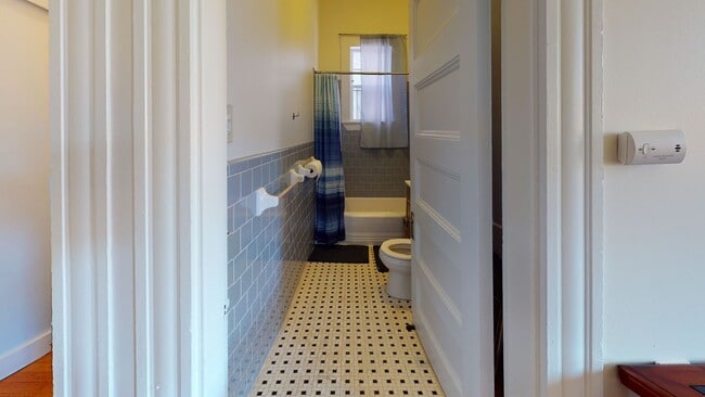 Building Photo - 1bed in Kenmore Boston No broker fee!
