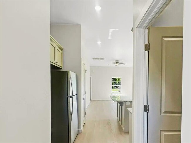 Building Photo - 2116 Charles Whitlow Ave