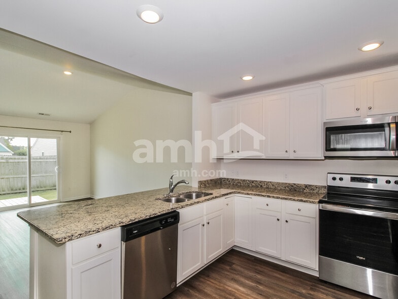 Building Photo - 1220 Dogwood Neck Dr