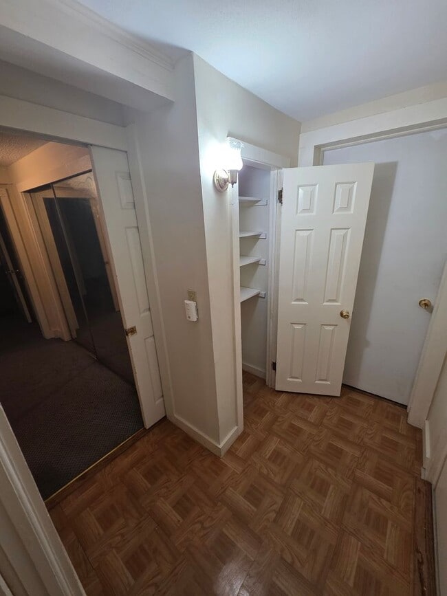Building Photo - Charming 3 Bedroom Apartment in Millbrook,...