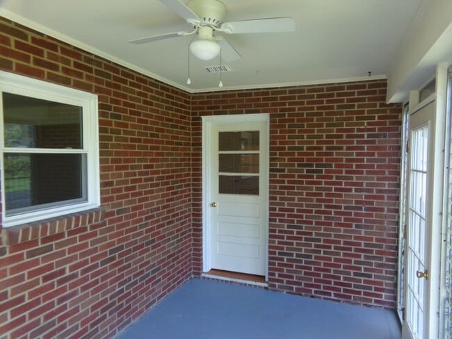 Building Photo - 3 Bedroom in Prince George County