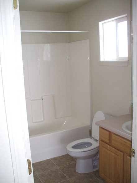 Building Photo - 2407 Inspiration