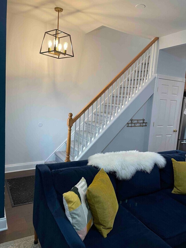 Building Photo - 15 Bond St