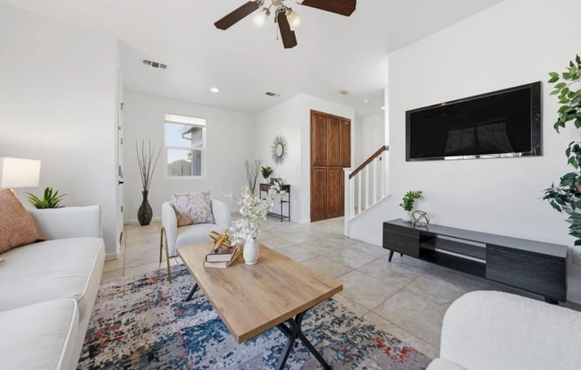 Building Photo - Amazing 3/2.5 N. Natomas!  Beautiful.  Please read full add below for details.