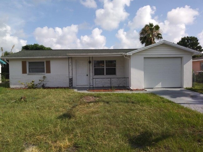 Primary Photo - Beautiful 2/1/1 1034 Sq. Ft. with open flo...