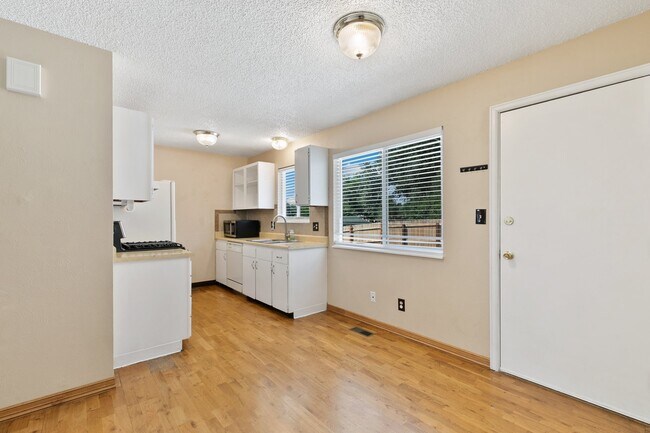 Building Photo - 7105 Omaha Blvd