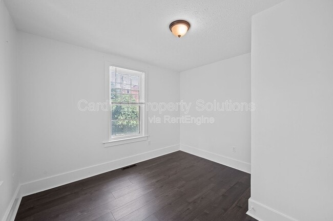 Building Photo - 5622 Prentice St