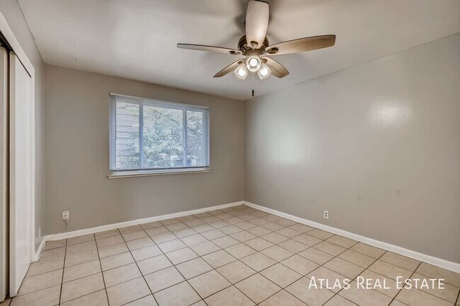 Building Photo - 1391 Lansing St