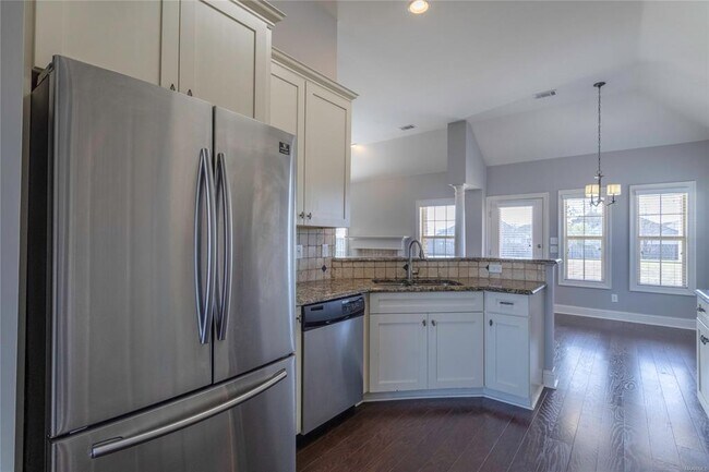 Building Photo - 8740 Pemberton Park