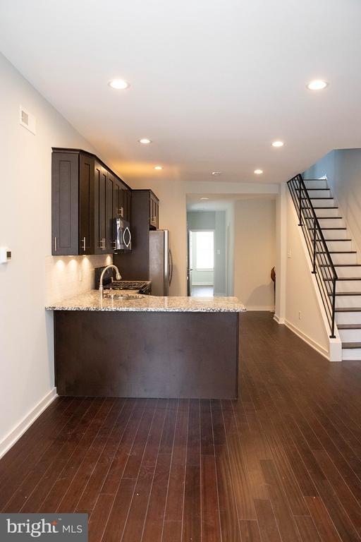 Primary Photo - 1723 Monument St