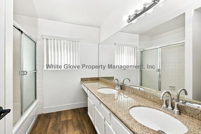 Building Photo - 265 S Via Montanera