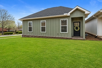 Building Photo - 16320 Lamarche Dr