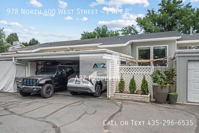 Building Photo - 978 N 400 W St