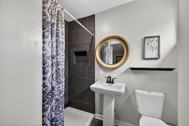 Building Photo - Fully Furnished Modern Ranch with Amazing Kitchen!