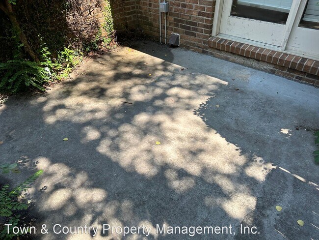 Building Photo - 3 br, 2 bath House - 321 Gatewood Dr. Unit...