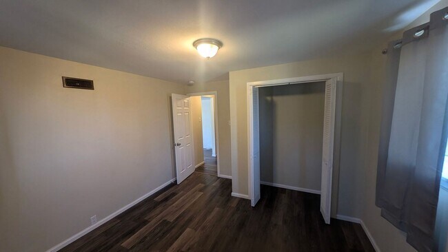 Building Photo - 226 Waverly Ave