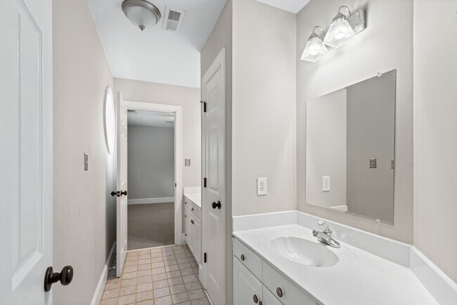 Building Photo - 3833 Denmeade Dr