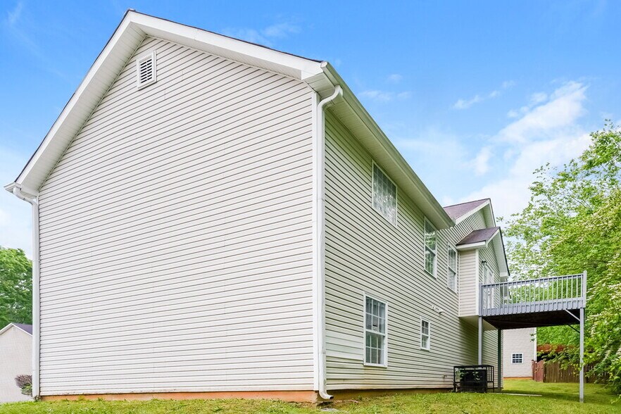 Building Photo - 2973 Rolling Ln