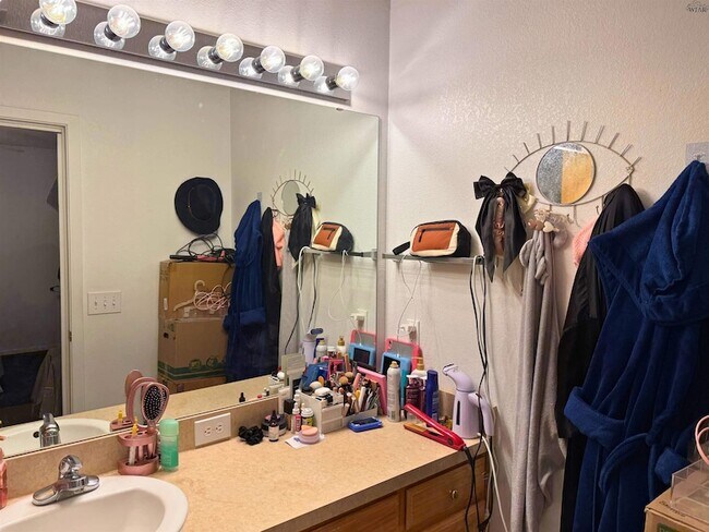 Building Photo - 5426 Ricci St