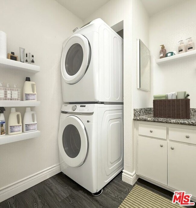 Building Photo - 1930 W College Ave