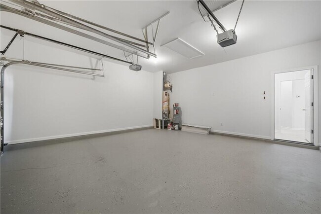 Building Photo - 4000 River Green Pkwy