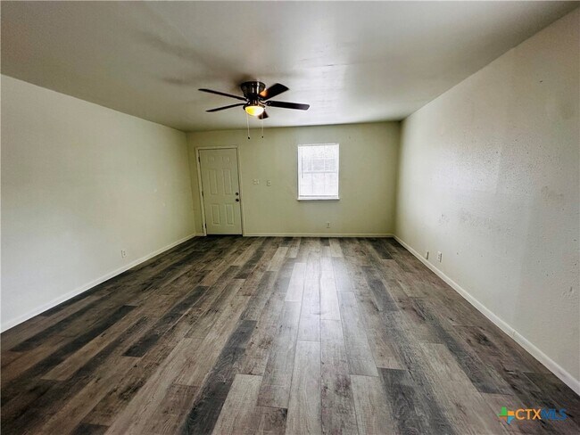 Building Photo - 714 S River St