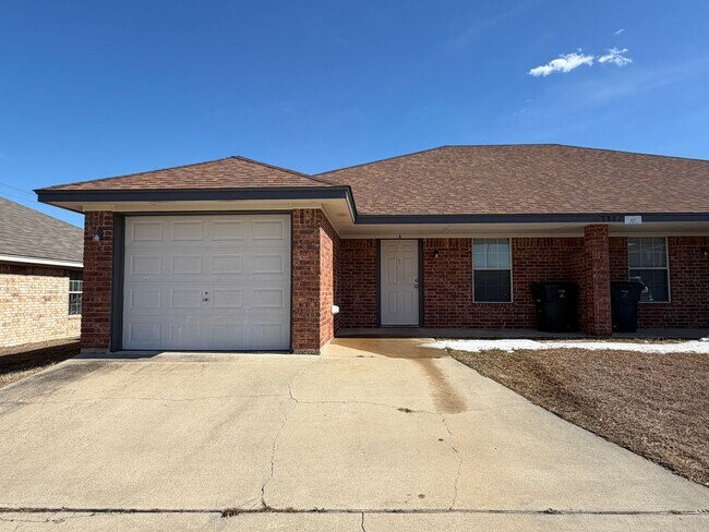 Building Photo - 3802 Pecos Dr