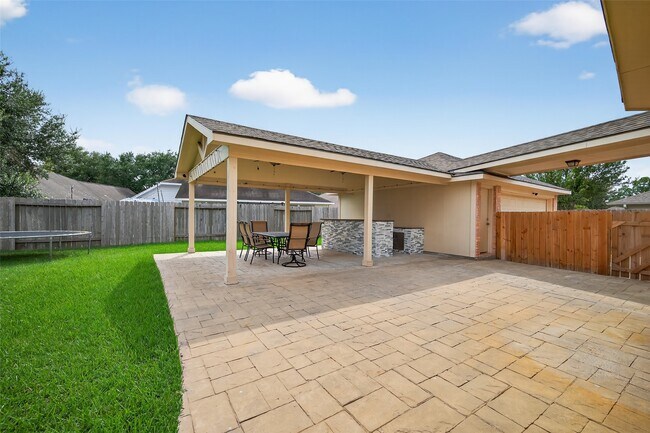 Building Photo - 7203 Thornmeadow Ln