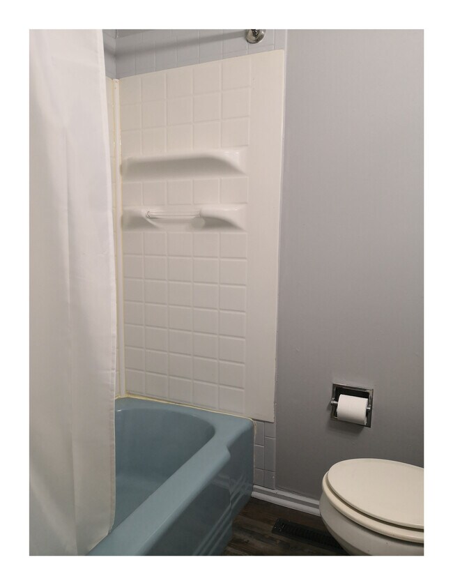 Bathroom - 1502 12th Ave S